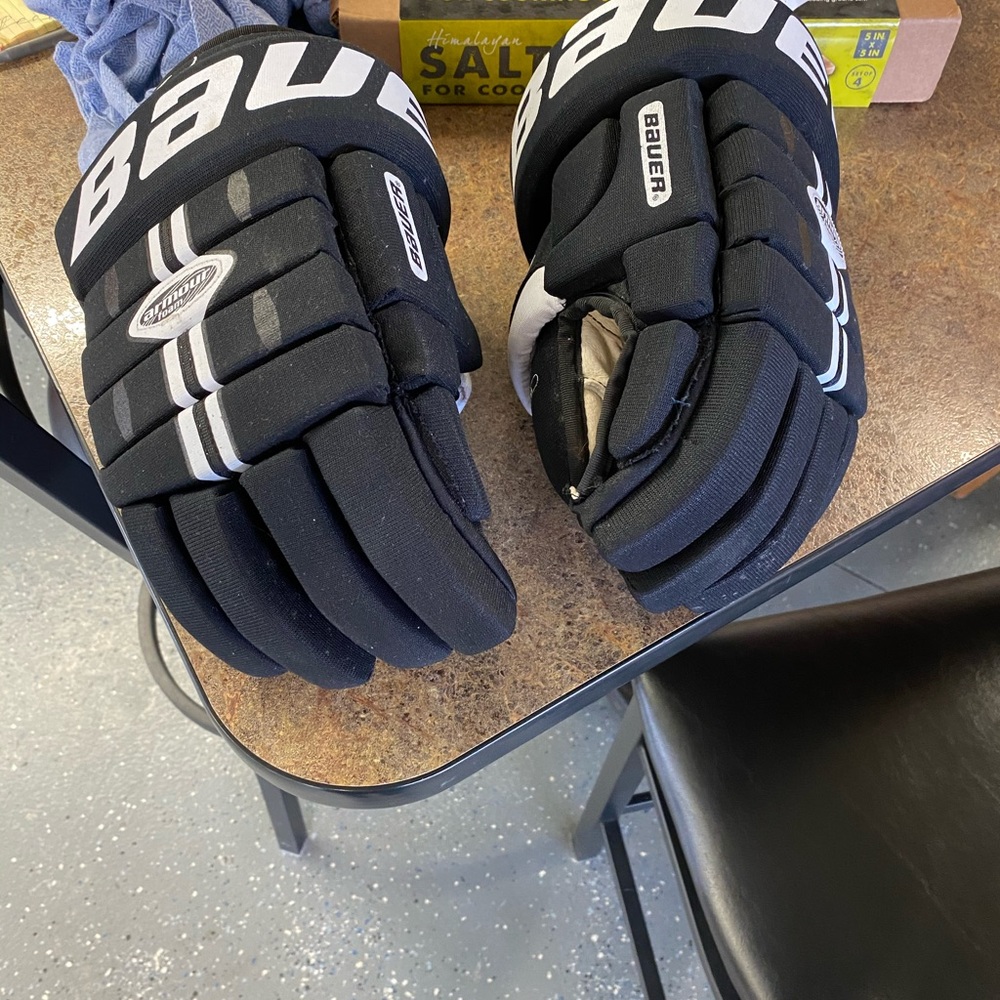 Bauer Hockey Gloves